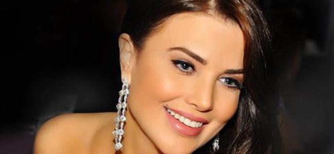 بالصورة.. من قصدت منى أبو حمزة بهذه العبارة؟