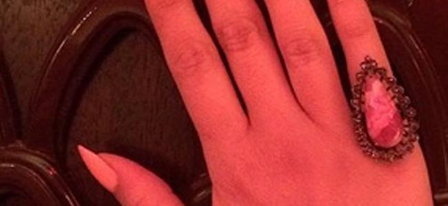 بالصورة: والد ميريام فارس يهديها خاتما مميزا