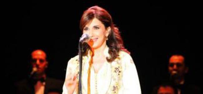 كرسي فارغ لرئاسة الجمهورية في حفل ماجدة الرومي لبنان بألف خير