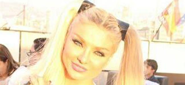 ميريام كلينك إلى التقديم