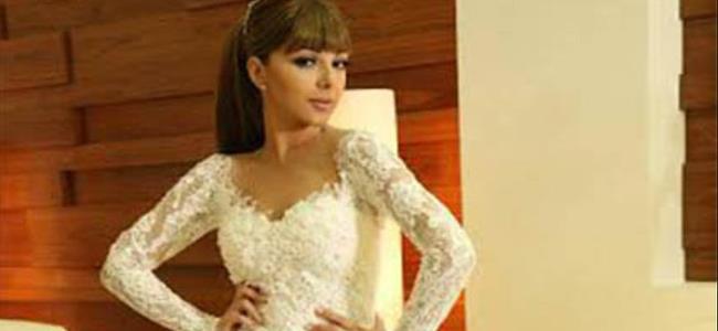 ميريام تقضي شهر العسل في اليونان