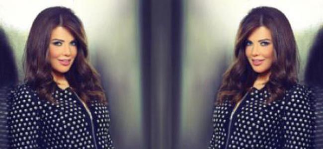 بالصورة.. منى أبو حمزة وورقة النعوة!