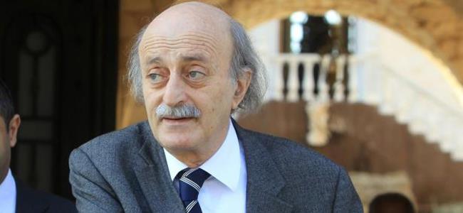 ماذا يفعل وليد جنبلاط في برج حمّود؟