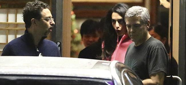 جورج كلوني يحتفل مع زوجته اللبنانية الاصل بعد فوزها بلقب الاكثر اناقة وسحراً