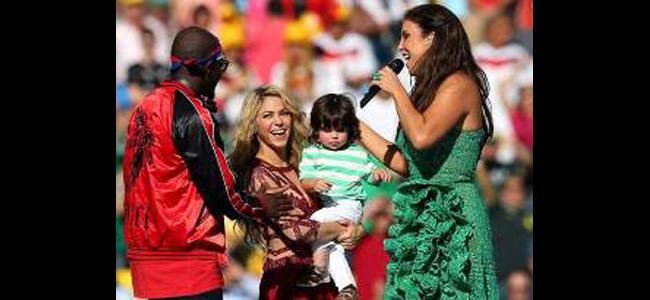 ابن شاكيرا سيتكلم 7 لغات!