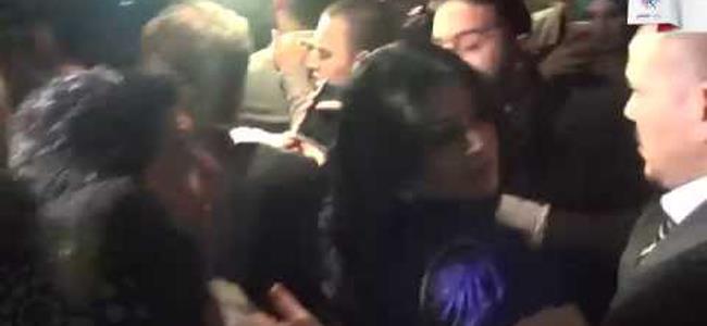 بالفيديو – هيفا تتعرض للتحرش: مين هيدا اللي بيلمسني من ورا