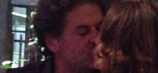 صورة حميمة بين راغب علامة وزوجته تثير جدلاً 