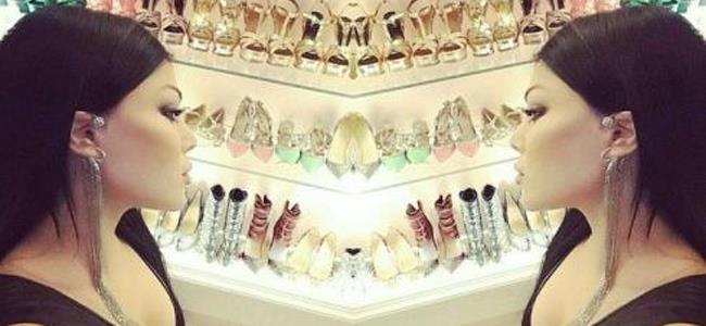 بالصور: اكتشفوا ما في غرفة نوم هيفاء! 