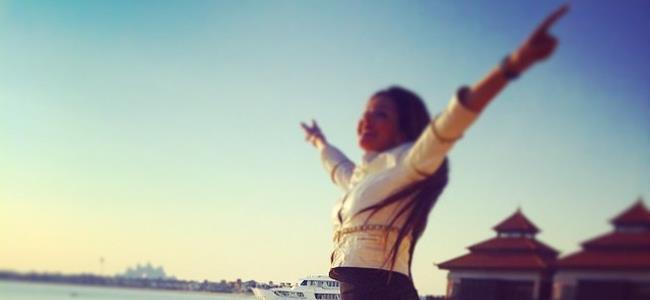 بالصور.. لاميتا فرنجية مع صديقتها على الشاطىء