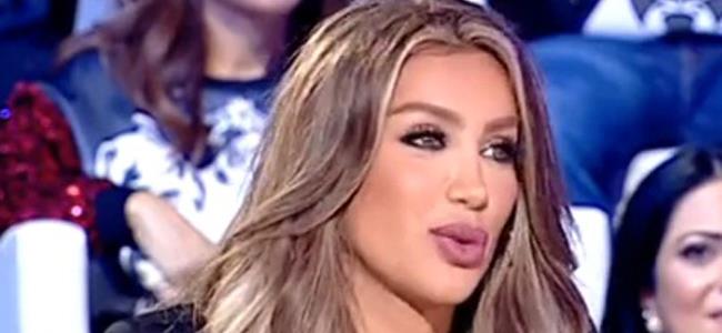 بالفيديو مايا دياب تصفع مُدرسة على وجهها