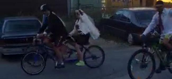 بالفيديو: هكذا احتفل لبنانيّان بعيد زواجهما