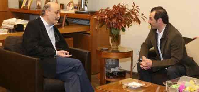 ماذا يفعل عادل كرم في معراب؟