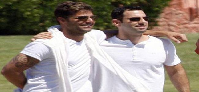 ريكي مارتن في بيروت لتمضية عطلة استجمام برفقة حبيبه!