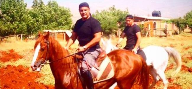 بالصورة: عاصي الحلاني وأجمل مشوار على الخيل 