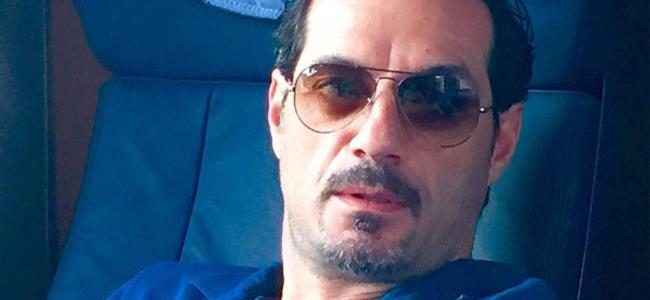 عادل كرم يعتذر!