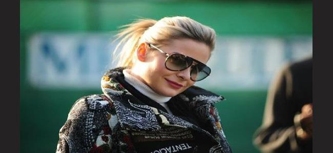 باميلا الكك... أم عزباء