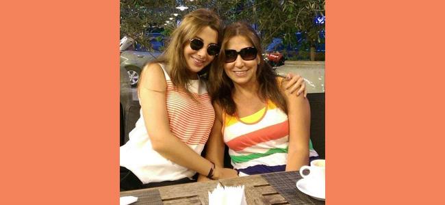  نانسي عجرم تستمتع بوقتها مع والدتها وصديقتها.. بالصورة 