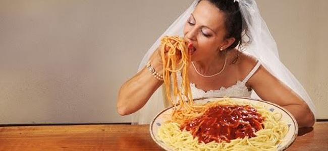  توقفي عن تناول هذه الأطعمة قبل زفافك...نهائياً!