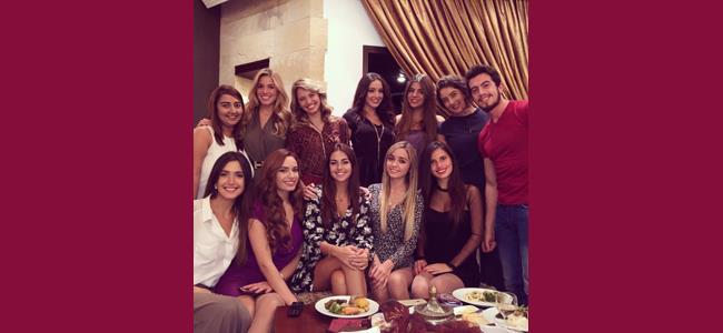 بالصورة.. مع من قضت ملكة جمال لبنان سهرة رائعة؟ 