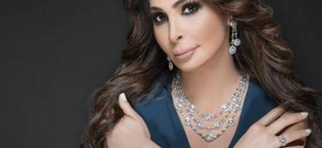 تصرف غريب من إليسا بعد وفاة إحدى معجباتها !!