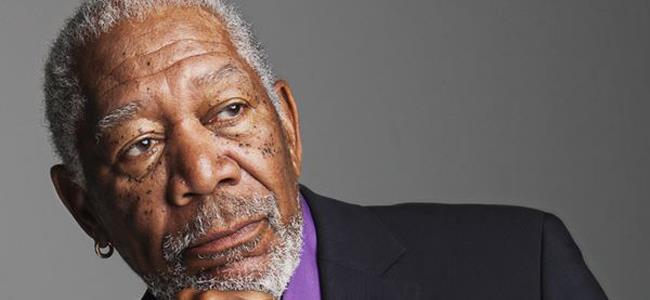 نجاة مورغان فريمان بعد انفجار في طائرته 