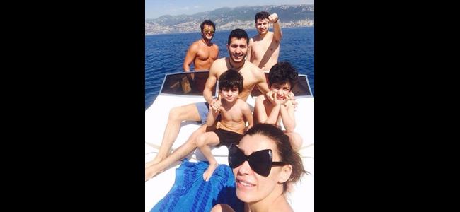 بالصورة: نادين وجورج الراسي.. على البحر!