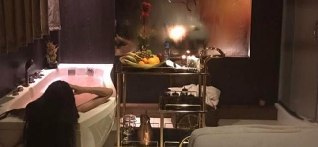 بالصورة: رولا يموت في المغطس... مسترخية