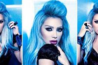 بالصور: مايا دياب وشعرها الأزرق