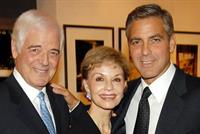 ماذا قال والد جورج كلوني عن خطوبة ابنه؟