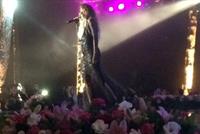 بالصور.. فستان مايا دياب الشفاف ينال إعجاب محبيها