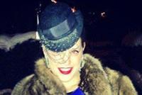 بالصور مصرية تخطف قلب الأمير هاري