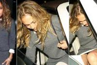 جنيفر لوبيز تُبرز قوامها