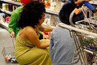 ماذا اشترت ليدي غاغا من السوبرماركت؟!