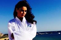 بالصورة.. سيرين عبد النور بملابس الإستحمام 