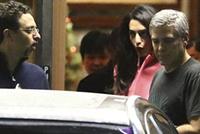 جورج كلوني يحتفل مع زوجته اللبنانية الاصل بعد فوزها بلقب الاكثر اناقة وسحراً