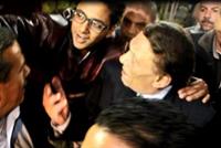 بالفيديو عادل امام يغضب من احد المعجبين لماذا؟