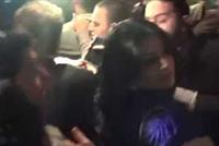 بالفيديو – هيفا تتعرض للتحرش: مين هيدا اللي بيلمسني من ورا