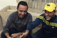 بالصور.. الأخوان الديك يتناولان الفاصولياء الساعة 2 ليلاً