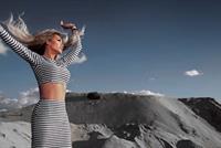 بالصورة مايا دياب تحلق كالنسور