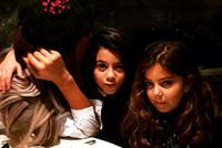 بالصورة : مايا دياب في عشاء مع ابنتها وصديقتها