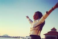 بالصور.. لاميتا فرنجية مع صديقتها على الشاطىء