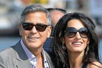 صورة قديمة لكلوني.. قد تصدم أمل