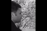 ربيع الأسمر يستمتع بالثلوج في دمشق