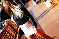 بالصورة شاهدوا ما حل بساقي مايا دياب تحت أشعة الشمس