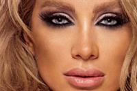 بالصورة.. مايا دياب نائمة