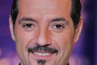 عادل كرم أوعا تزحط