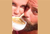 بالصور- يوسف الخال ونيكول سابا في حالة حب 