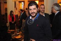 معجبة تسجن طوني عيسى في غرفة بهدف الزواج 