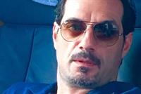 عادل كرم يعتذر!