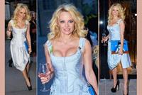 باميلا اندرسون بفستان فاضح